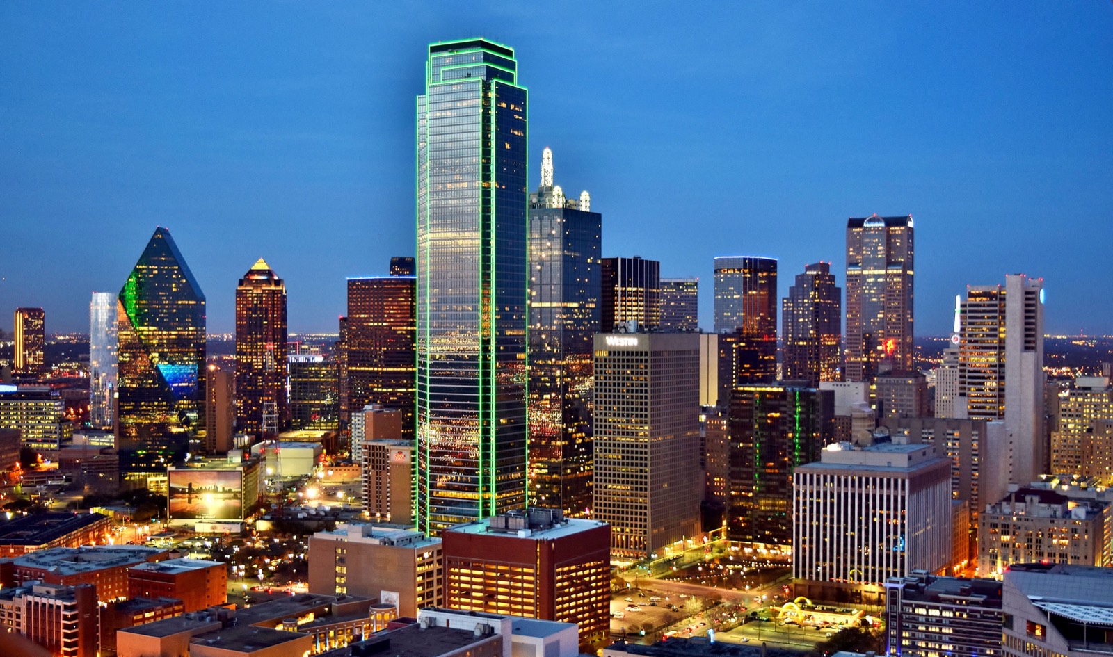 Aerial view of the Dallas–Fort Worth skyline